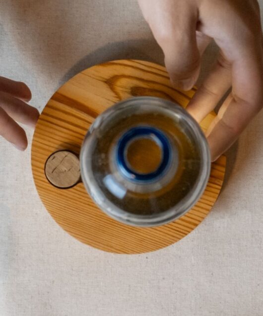 Madeira – Riga Velha 5 Garrava numa base de madeira CEPA